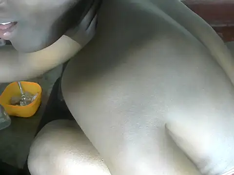 Sweetaggy2 online show from 10/27/25, 06:45