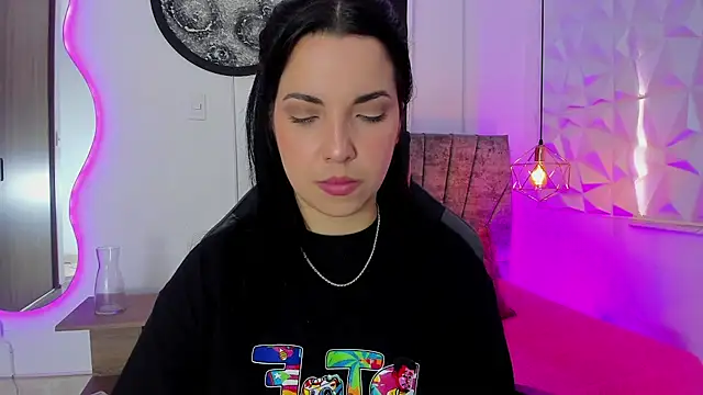 Snapshot of tatiana_sc chatting on 09/10/25, 01:33 tatiana sc online show from 09/10/25, 01:33