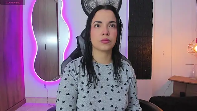 Snapshot of tatiana_sc chatting on 09/19/25, 01:23 tatiana sc online show from 09/19/25, 01:23