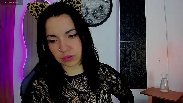 Snapshot of tatiana_sc chatting on 10/06/25, 01:30 tatiana sc online show from 10/06/25, 01:30