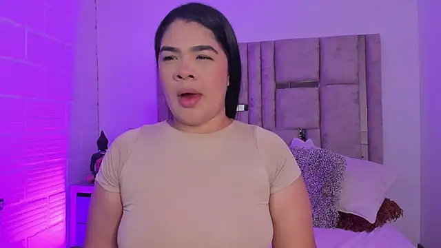 EmmaBecket2 online show from 11/13/25, 03:27