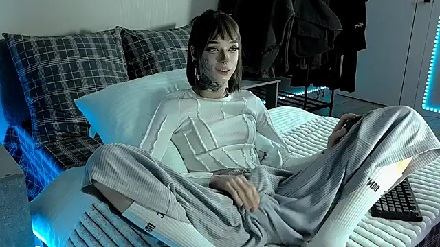 Tanya M online show from 01/18/25, 03:59