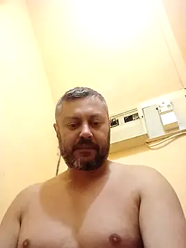 Snapshot of richton62 chatting on 07/05/26, 06:42 richton62 online show from 07/05/26, 06:42