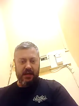 Snapshot of richton62 chatting on 07/18/26, 06:39 richton62 online show from 07/18/26, 06:39