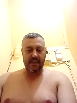 Snapshot of richton62 chatting on 08/06/26, 03:03 richton62 online show from 08/06/26, 03:03