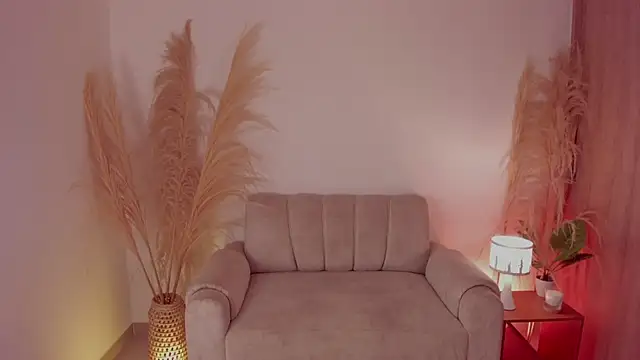 sara gwen online show from 10/08/25, 01:03