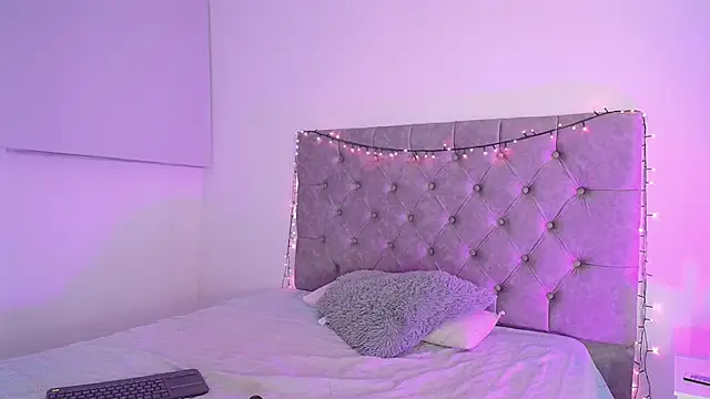 Snapshot of _kimtorres__ chatting on 01/19/25, 01:43 kimtorres online show from 01/19/25, 01:43