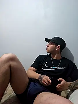 Snapshot of jhon_jcxxx chatting on 12/21/25, 12:18 jhon jcxxx online show from 12/21/25, 12:18