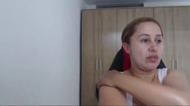 RoxanaLove9 online show from 09/21/25, 09:05