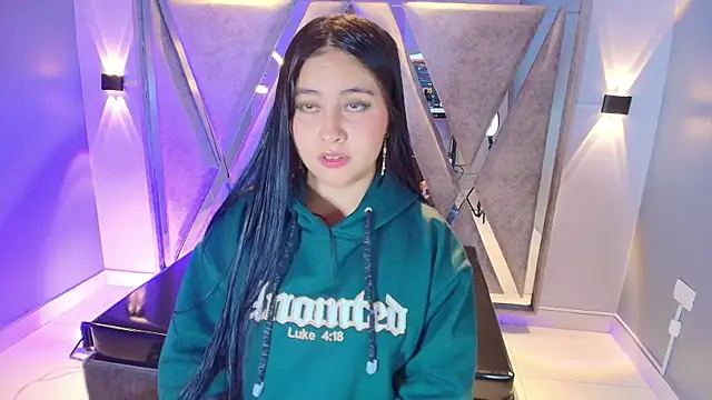 Annie9  online show from 12/19/25, 03:57