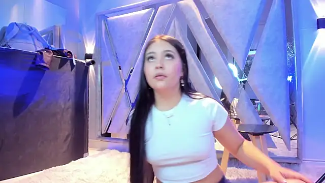 Annie9  online show from 04/12/26, 03:33