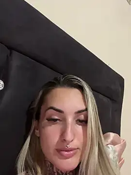 hotskinny1 online show from 02/14/25, 04:41