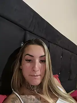 hotskinny1 online show from 02/22/25, 01:00