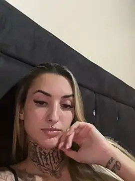 hotskinny1 online show from 02/28/25, 09:23