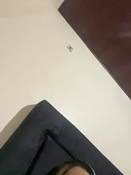 hotskinny1 online show from 03/03/25, 11:14