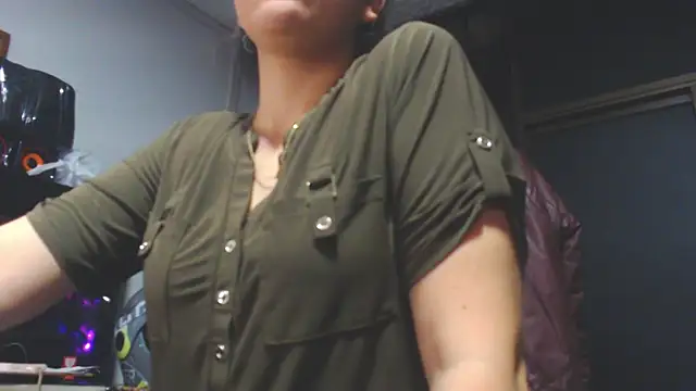 Lucianaferro  online show from 11/01/25, 09:44