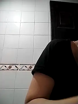 Lucianaferro  online show from 04/01/26, 01:39