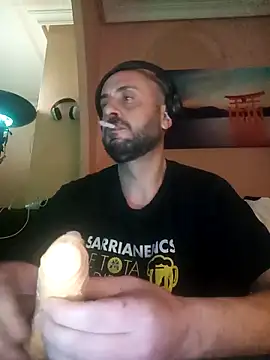 Snapshot of AlohaXx00 chatting on 12/22/25, 01:57 AlohaXx00 online show from 12/22/25, 01:57