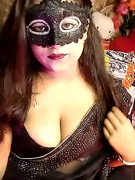 Snapshot of Hottyalia chatting on 12/12/24, 07:04 Hottyalia online show from 12/12/24, 07:04