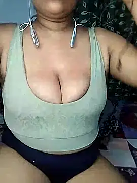 Snapshot of Hottyalia chatting on 02/23/25, 05:07 Hottyalia online show from 02/23/25, 05:07