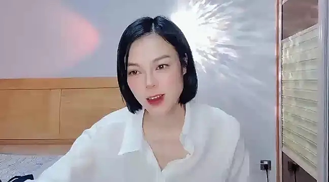 Linda-LL online show from 01/18/25, 02:23