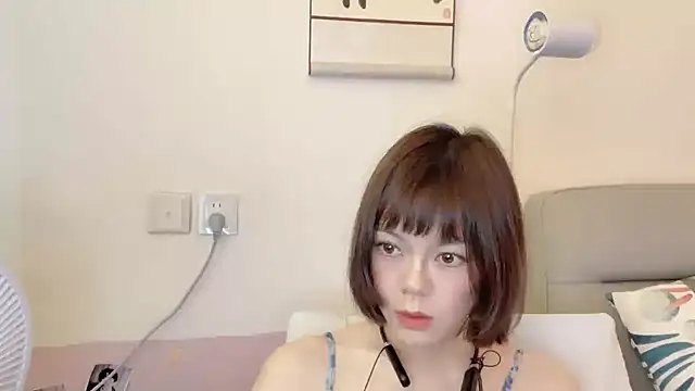 Linda-LL online show from 10/13/25, 05:40