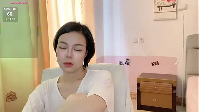 Linda-LL online show from 06/17/26, 02:14