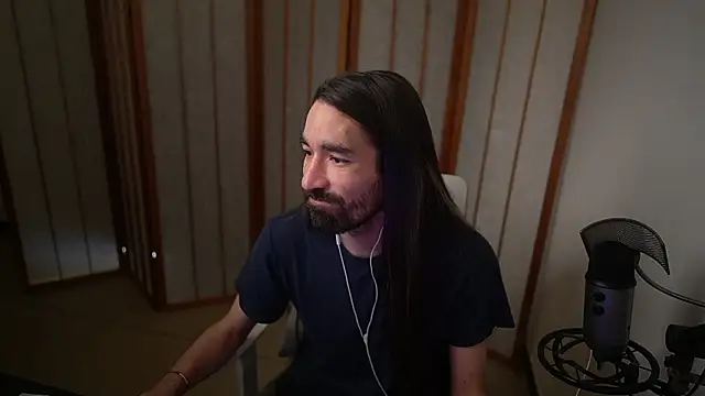 Snapshot of Your_Ice_cream chatting on 03/28/26, 01:33 Your Ice cream online show from 03/28/26, 01:33