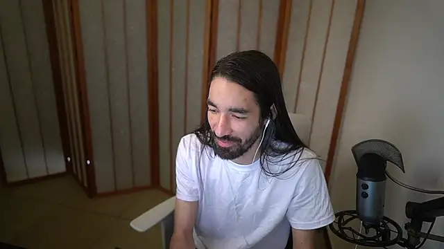 Snapshot of Your_Ice_cream chatting on 03/31/26, 02:06 Your Ice cream online show from 03/31/26, 02:06