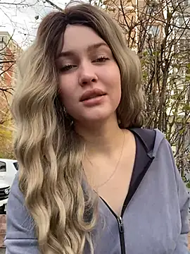 KikiWatson online show from 12/12/24, 08:14