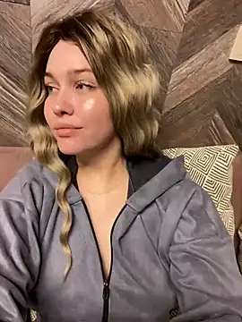 KikiWatson online show from 12/12/24, 11:18