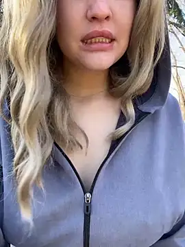 KikiWatson online show from 12/20/24, 11:21