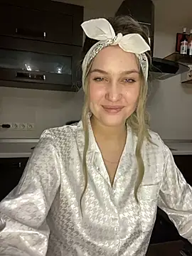 KikiWatson online show from 12/23/24, 03:01