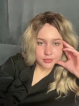 KikiWatson online show from 12/29/24, 04:30