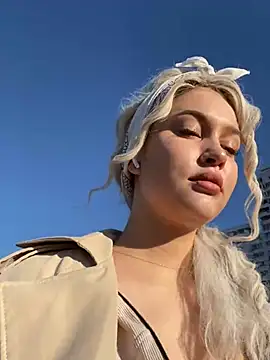 KikiWatson online show from 01/11/25, 07:06