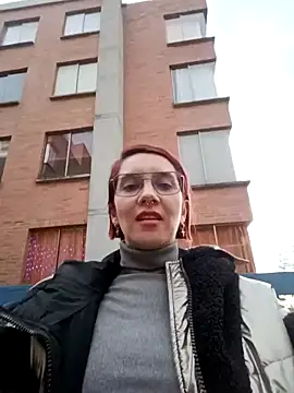 Snapshot of your_red_rose_ chatting on 12/18/24, 10:46 your red rose online show from 12/18/24, 10:46