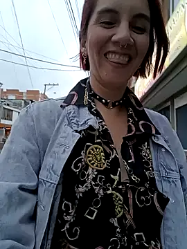 Snapshot of your_red_rose_ chatting on 12/29/24, 10:47 your red rose online show from 12/29/24, 10:47