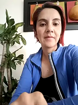 Snapshot of your_red_rose_ chatting on 01/11/25, 05:40 your red rose online show from 01/11/25, 05:40