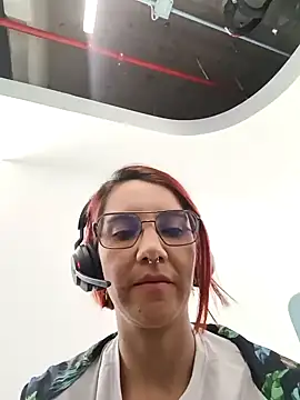 Snapshot of your_red_rose_ chatting on 01/17/25, 03:53 your red rose online show from 01/17/25, 03:53