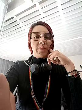 Snapshot of your_red_rose_ chatting on 01/28/25, 07:21 your red rose online show from 01/28/25, 07:21