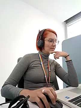 Snapshot of your_red_rose_ chatting on 01/29/25, 03:58 your red rose online show from 01/29/25, 03:58