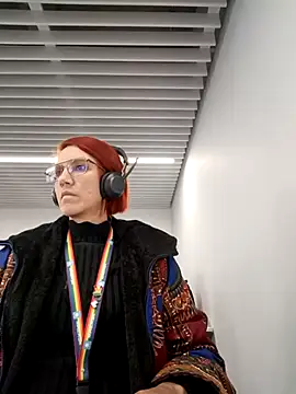 Snapshot of your_red_rose_ chatting on 02/11/25, 03:29 your red rose online show from 02/11/25, 03:29