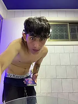 LatinBoysxxx online show from 01/17/25, 06:04
