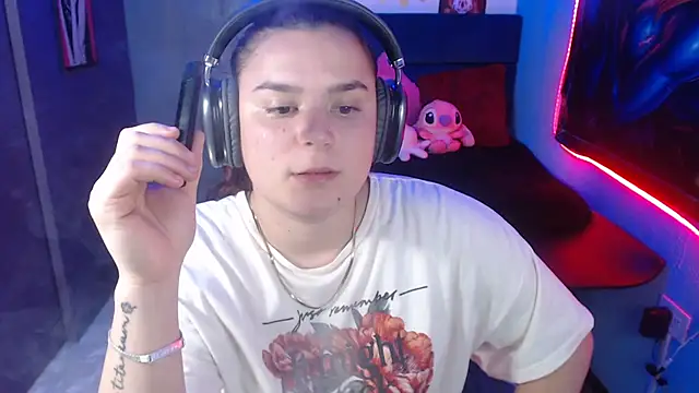 Snapshot of Nika_1_ chatting on 01/16/25, 12:55 Nika 1 online show from 01/16/25, 12:55