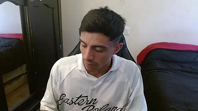 Snapshot of kv___xxx_ chatting on 09/13/25, 04:40 kv xxx online show from 09/13/25, 04:40