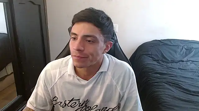 Snapshot of kv___xxx_ chatting on 09/27/25, 07:19 kv xxx online show from 09/27/25, 07:19