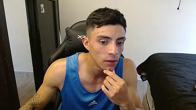 Snapshot of kv___xxx_ chatting on 11/02/25, 08:55 kv xxx online show from 11/02/25, 08:55