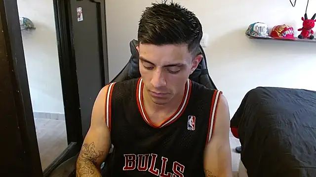 Snapshot of kv___xxx_ chatting on 11/06/25, 05:25 kv xxx online show from 11/06/25, 05:25