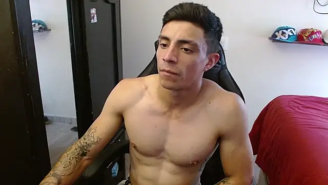 Snapshot of kv___xxx_ chatting on 11/15/25, 06:37 kv xxx online show from 11/15/25, 06:37