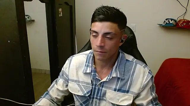 Snapshot of kv___xxx_ chatting on 11/19/25, 04:34 kv xxx online show from 11/19/25, 04:34